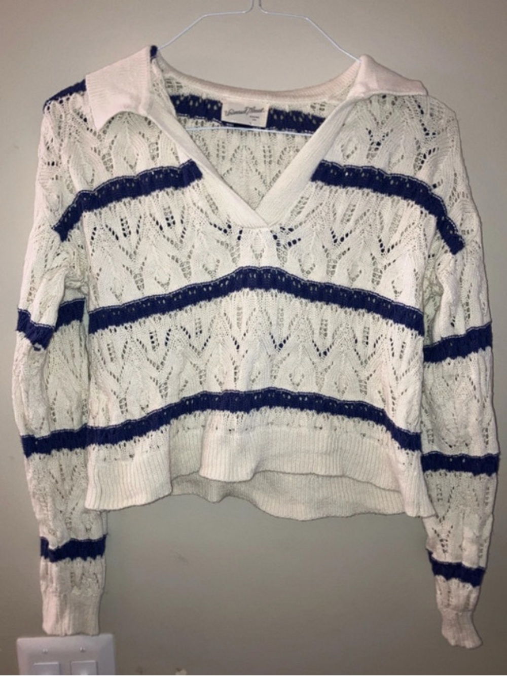 Universal Thread Crop Top - Picture 2 of 6